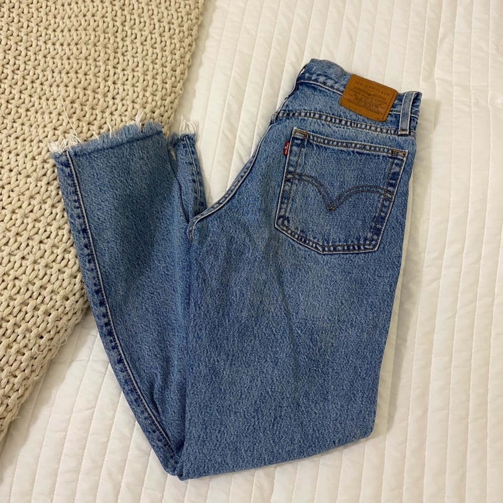 Levis High Rise Wedgie Straight Fit Jean size 26